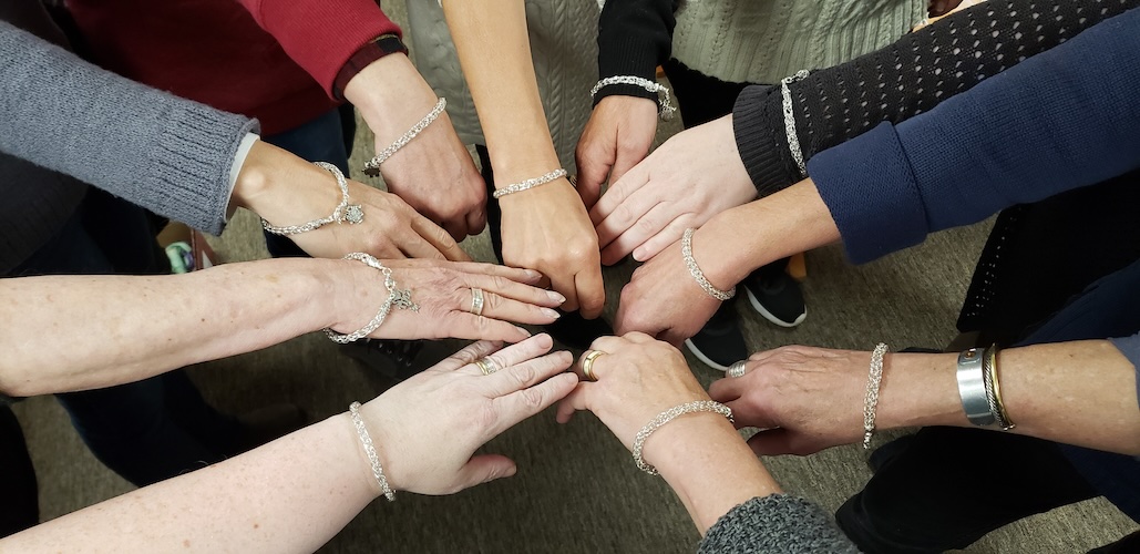Trichinopoly (a.k.a. wire weaving, Viking knitting) 4 Petal Bracelet